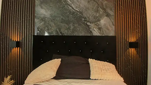 vanilla hot online show from February 8, 1:11 pm