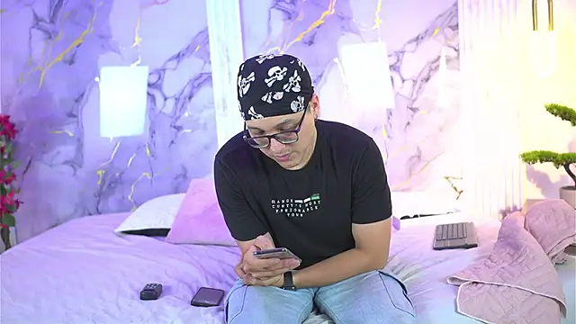 vanilla hot online show from November 7, 1:33 pm