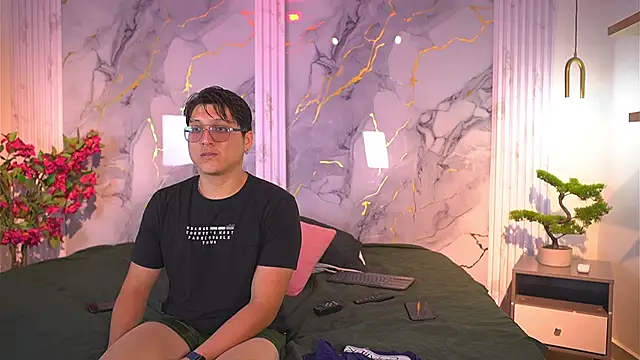 vanilla hot online show from December 16, 7:41 pm