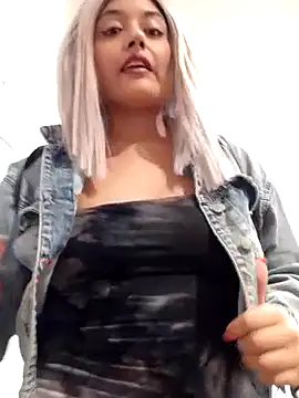 Snapshot of monicavictoria1301 chatting on March 22, 10:59 pm monicavictoria1301 online show from March 22, 10:59 pm