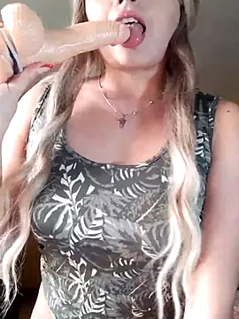 Snapshot of monicavictoria1301 chatting on November 16, 10:15 pm monicavictoria1301 online show from November 16, 10:15 pm