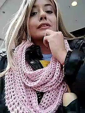 Snapshot of monicavictoria1301 chatting on May 12, 1:08 pm monicavictoria1301 online show from May 12, 1:08 pm
