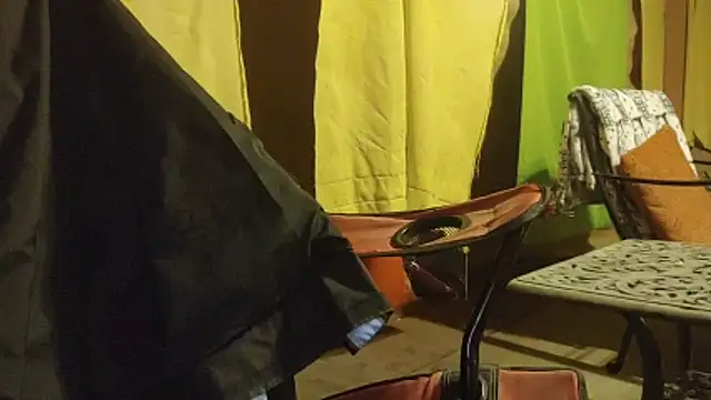 Snapshot of bwcbeat83 chatting on January 15, 1:43 am bwcbeat83 online show from January 15, 1:43 am