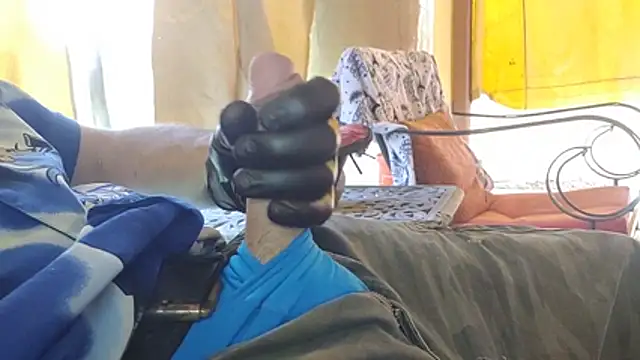 Snapshot of bwcbeat83 chatting on March 22, 6:00 pm bwcbeat83 online show from March 22, 6:00 pm