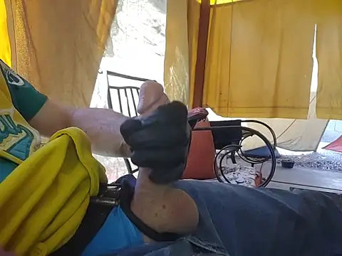 bwcbeat83 online show from June 10, 12:11 am