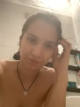 Bella still online show from March 19, 9:48 pm