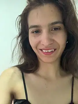 Snapshot of Bella_still chatting on December 20, 1:29 pm Bella still online show from December 20, 1:29 pm