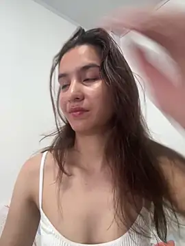 Snapshot of Bella_still chatting on February 27, 1:44 pm Bella still online show from February 27, 1:44 pm