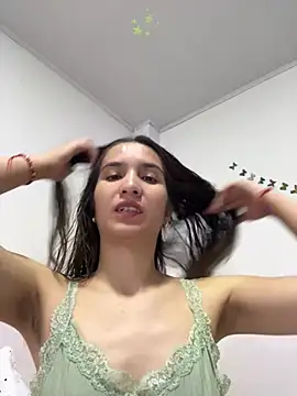 Snapshot of Bella_still chatting on March 25, 10:27 pm Bella still online show from March 25, 10:27 pm