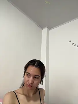 Snapshot of Bella_still chatting on April 21, 1:39 pm Bella still online show from April 21, 1:39 pm