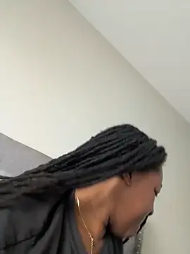 xoxoHotCoCo online show from April 14, 2:34 pm