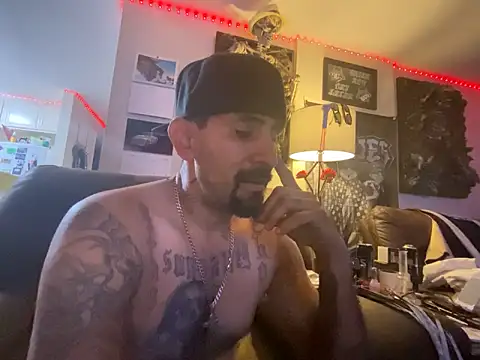 hornycouple818 online show from January 28, 2:42 pm