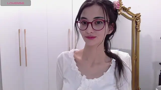 newfrommacau online show from February 6, 10:40 am