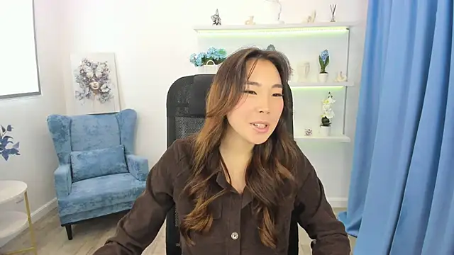 Snapshot of AnnaReyla chatting on October 8, 11:30 am AnnaReyla online show from October 8, 11:30 am