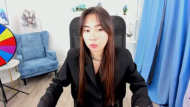 Snapshot of AnnaReyla chatting on November 15, 11:18 am AnnaReyla online show from November 15, 11:18 am