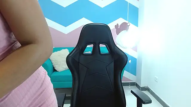 miss honey01 online show from February 22, 11:24 pm