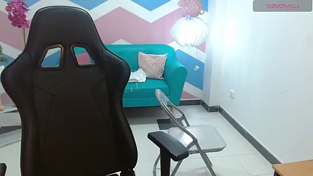 miss honey01 online show from March 12, 11:22 pm