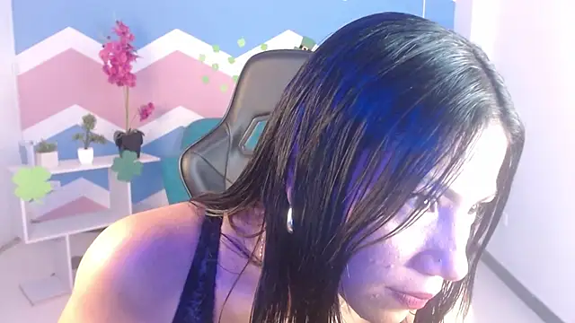 miss honey01 online show from March 18, 11:31 pm