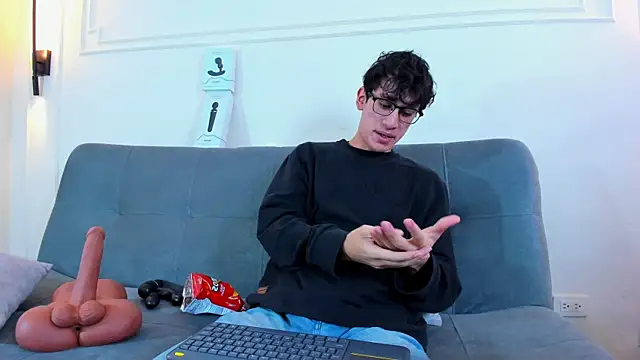 Cum hunters online show from December 14, 3:12 am