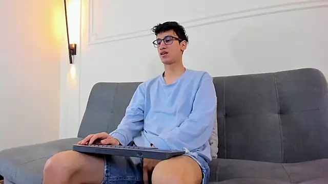 Cum hunters online show from March 21, 3:11 am