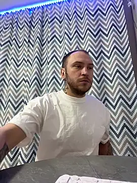 Snapshot of _XxX-XxX_ chatting on January 21, 10:19 pm  XxX-XxX  online show from January 21, 10:19 pm