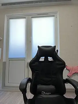 Snapshot of _XxX-XxX_ chatting on March 19, 5:19 am  XxX-XxX  online show from March 19, 5:19 am