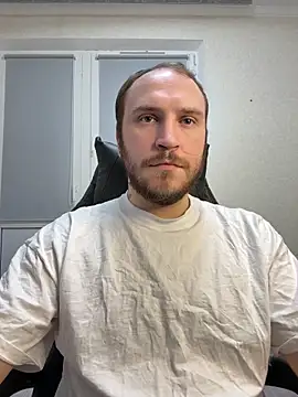 Snapshot of _XxX-XxX_ chatting on March 20, 1:35 am  XxX-XxX  online show from March 20, 1:35 am