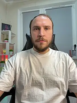 Snapshot of _XxX-XxX_ chatting on March 23, 2:04 am  XxX-XxX  online show from March 23, 2:04 am