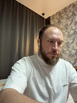 Snapshot of _XxX-XxX_ chatting on June 29, 7:47 pm XxX-XxX online show from June 29, 7:47 pm