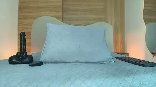 Auroraa miller online show from April 24, 3:09 am