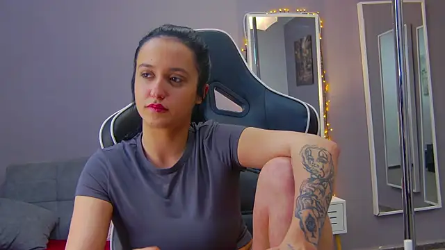 Eva Lovvia  online show from February 4, 1:23 am