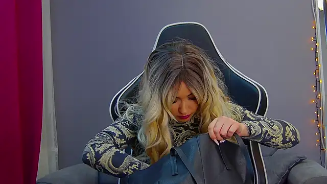 Eva Lovvia  online show from February 24, 7:52 pm