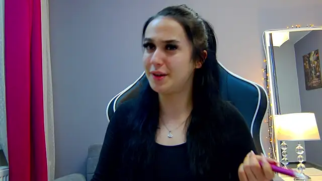 Eva Lovvia  online show from March 5, 1:10 am