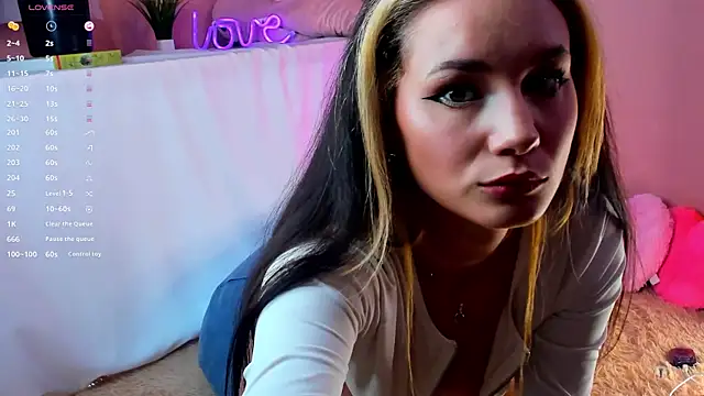 too sexxxy online show from March 11, 7:36 pm