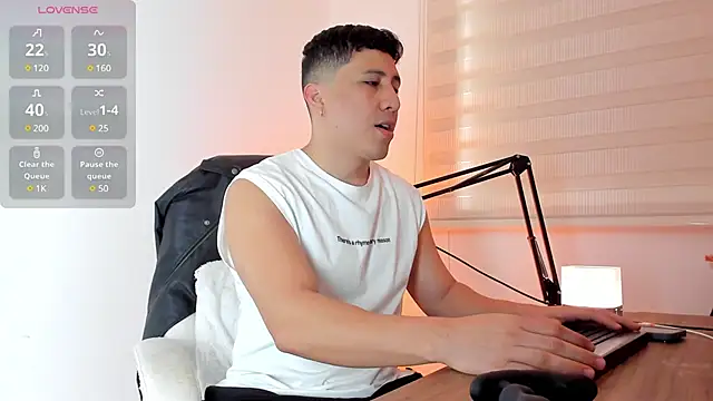 Snapshot of Fraannco chatting on February 18, 6:15 pm Fraannco online show from February 18, 6:15 pm