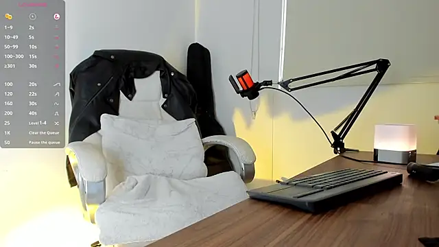 Snapshot of Fraannco chatting on March 1, 10:42 pm Fraannco online show from March 1, 10:42 pm