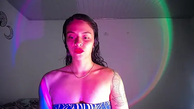 Snapshot of lana_roman chatting on November 6, 10:32 pm lana roman online show from November 6, 10:32 pm