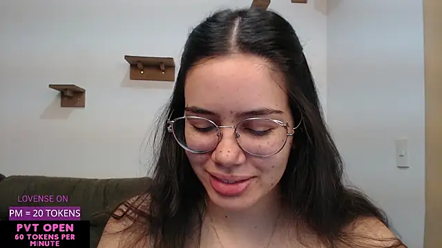 Snapshot of crystalll_room chatting on September 14, 5:28 am crystalll room online show from September 14, 5:28 am