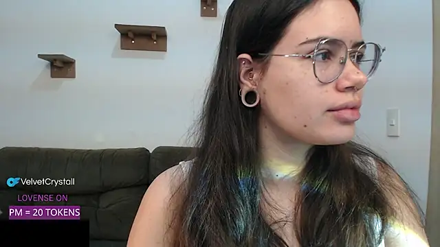 Snapshot of crystalll_room chatting on September 25, 6:50 am crystalll room online show from September 25, 6:50 am