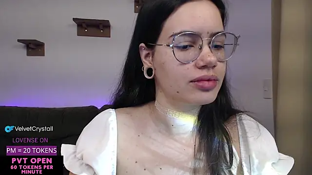 Snapshot of crystalll_room chatting on September 28, 5:35 am crystalll room online show from September 28, 5:35 am