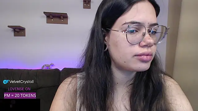 Snapshot of crystalll_room chatting on October 28, 6:06 am crystalll room online show from October 28, 6:06 am