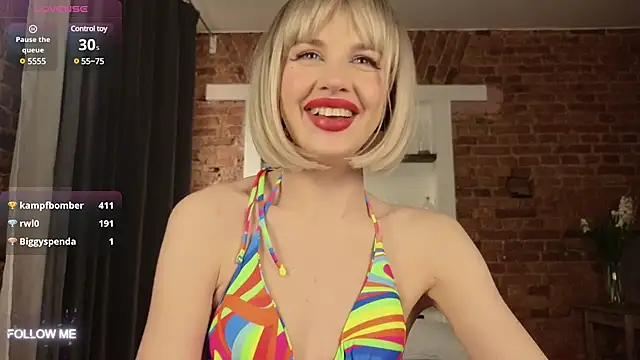 Snapshot of _TiffanyCo_ chatting on January 19, 9:33 am  TiffanyCo  online show from January 19, 9:33 am