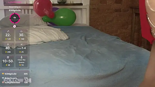 Snapshot of _TiffanyCo_ chatting on February 1, 10:05 am  TiffanyCo  online show from February 1, 10:05 am