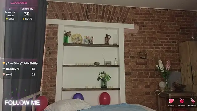 Snapshot of _TiffanyCo_ chatting on February 11, 11:32 am  TiffanyCo  online show from February 11, 11:32 am