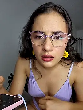 Snapshot of baaby-miiaa chatting on February 13, 3:18 am baaby-miiaa online show from February 13, 3:18 am