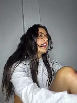 Snapshot of baaby-miiaa chatting on March 8, 6:21 am baaby-miiaa online show from March 8, 6:21 am