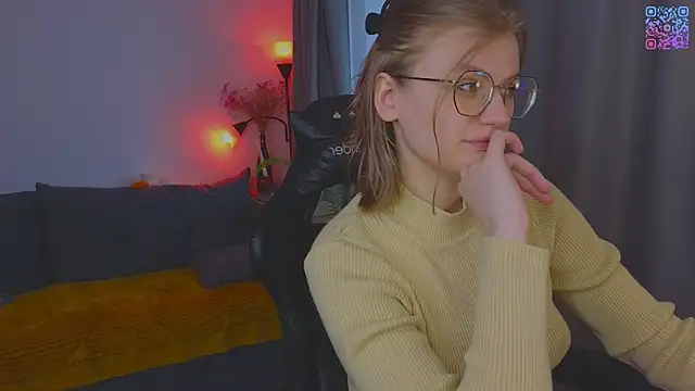 Snapshot of _JessieVibes chatting on April 30, 2:23 pm JessieVibes online show from April 30, 2:23 pm