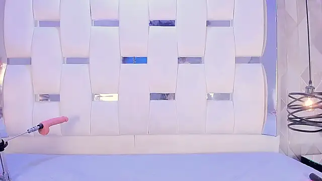 Snapshot of BriannaRoses chatting on November 2, 8:44 pm BriannaRoses online show from November 2, 8:44 pm