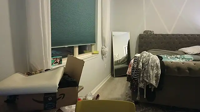 Snapshot of TheConfidentialClub chatting on January 18, 1:19 am TheConfidentialClub online show from January 18, 1:19 am