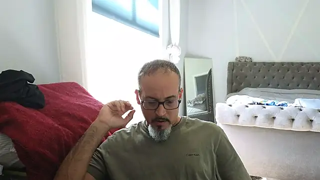 Snapshot of TheConfidentialClub chatting on February 13, 11:04 pm TheConfidentialClub online show from February 13, 11:04 pm